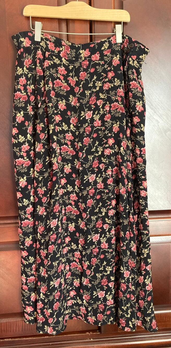 Revue -Vintage 90s Grunge Whimsigoth Black Floral Maxi Button Closure Pockets -M